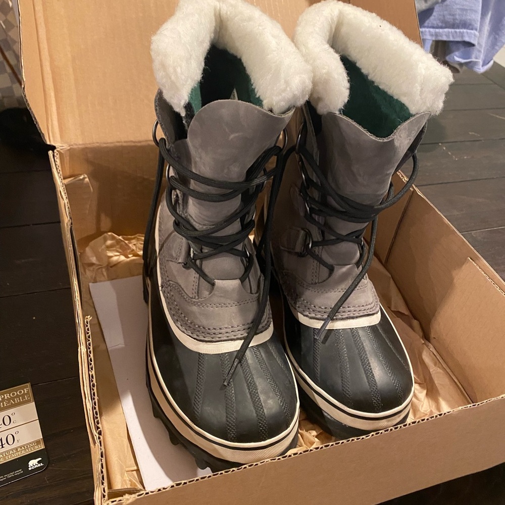 Sorel Women’s Caribou 5.5 Shale/Stone NIB
